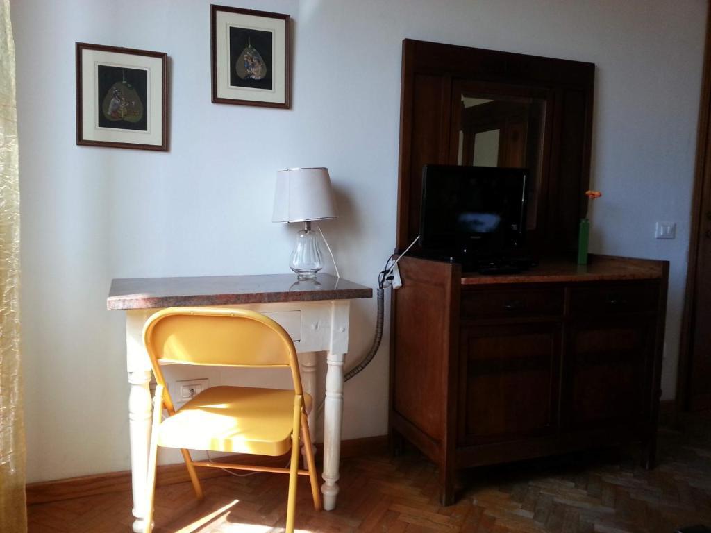 A Due Passi Dal Centro Rooms For Rent Pisa Room photo